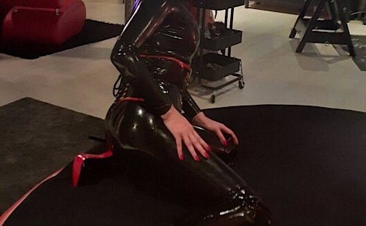 FETISCH LADY MARLENE 