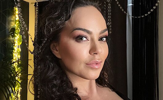 Sophia  - Erotik Massagen Body to Body 