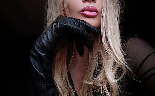 Mistress Zahra Johnson