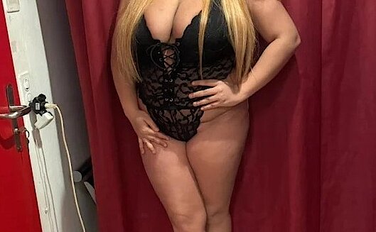 SARA sexy Kurvenweib