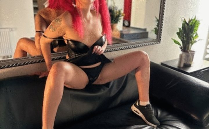 Alexya ( 24 )